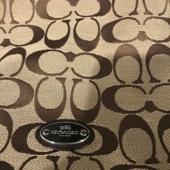 🦄 Rare Coach carryall Signature Purse!! 🦄 - Picture 3 of 8